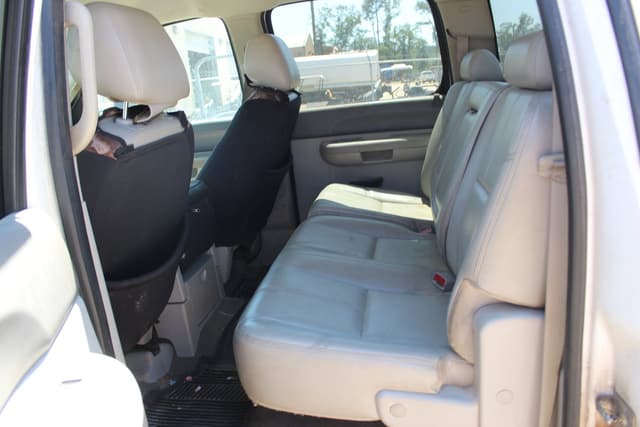 Image of Chevrolet 3500HD equipment image 4