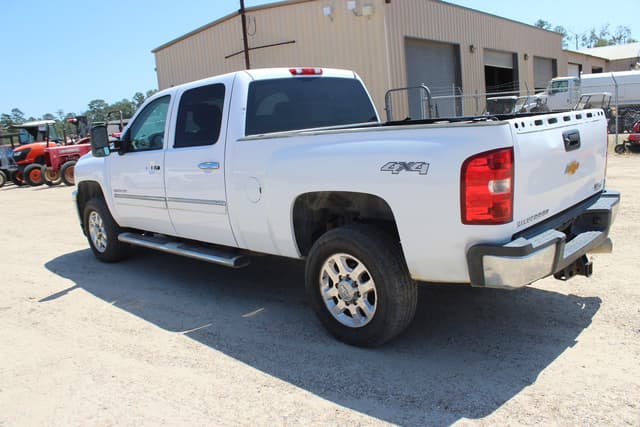 Image of Chevrolet 3500HD equipment image 3