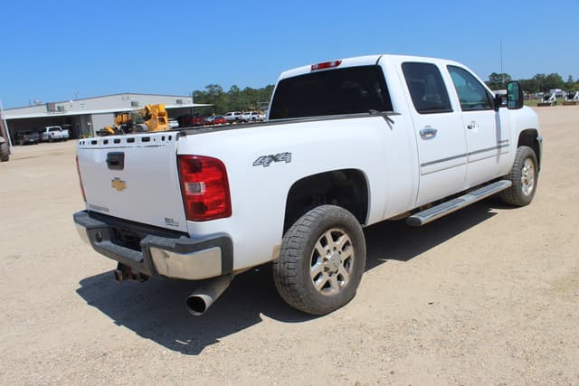 Image of Chevrolet 3500HD equipment image 2