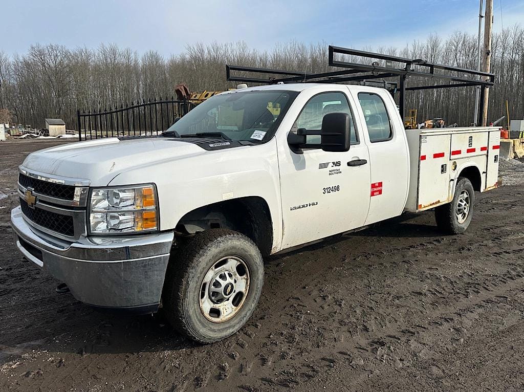 2012 Chevrolet 3500HD Equipment Image0