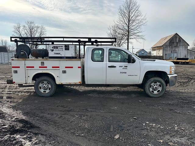 Image of Chevrolet 3500HD equipment image 3