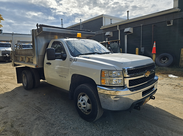 Image of Chevrolet 3500HD equipment image 2