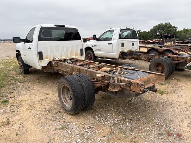 Image of Chevrolet 3500HD equipment image 3