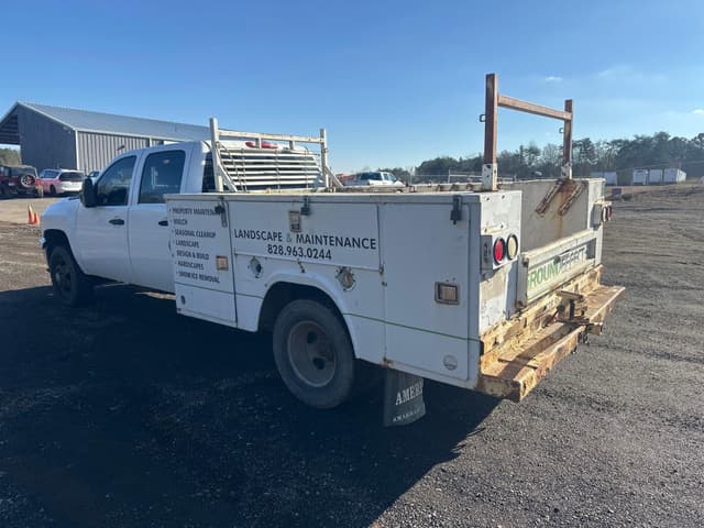 Image of Chevrolet 3500HD equipment image 3