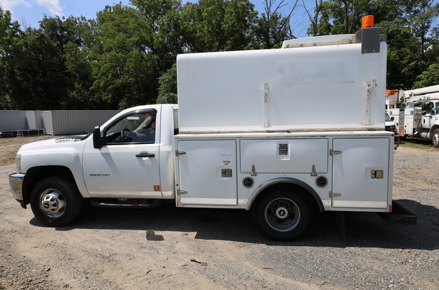 Image of Chevrolet 3500HD equipment image 4