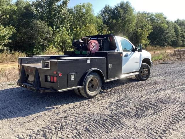 Image of Chevrolet 3500HD equipment image 4