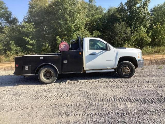 Image of Chevrolet 3500HD equipment image 2