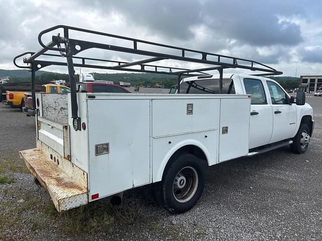 Image of Chevrolet 3500HD equipment image 3