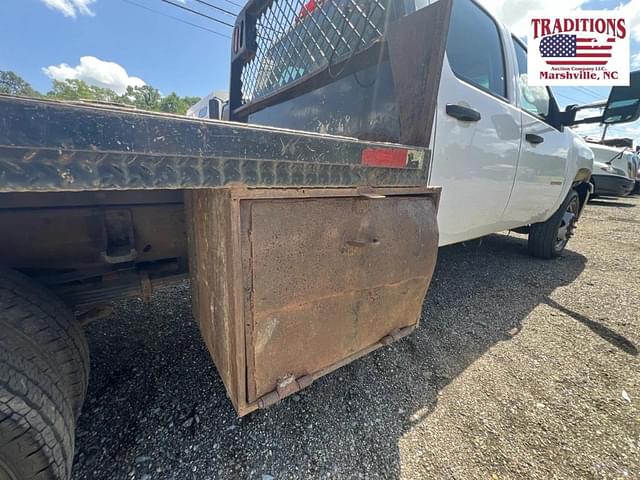Image of Chevrolet 3500HD equipment image 3