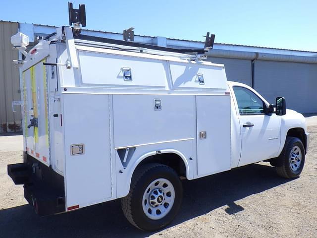 Image of Chevrolet 3500HD equipment image 2