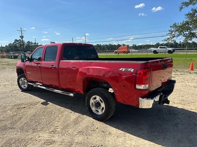 Image of GMC 2500HD equipment image 3
