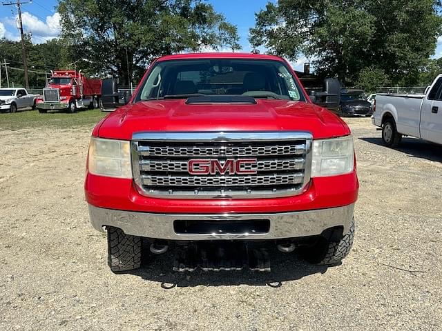 Image of GMC 2500HD equipment image 4