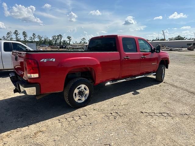 Image of GMC 2500HD equipment image 2