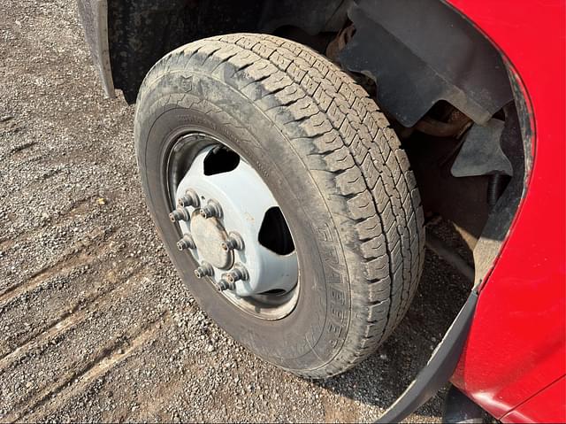 Image of Chevrolet Silverado equipment image 4