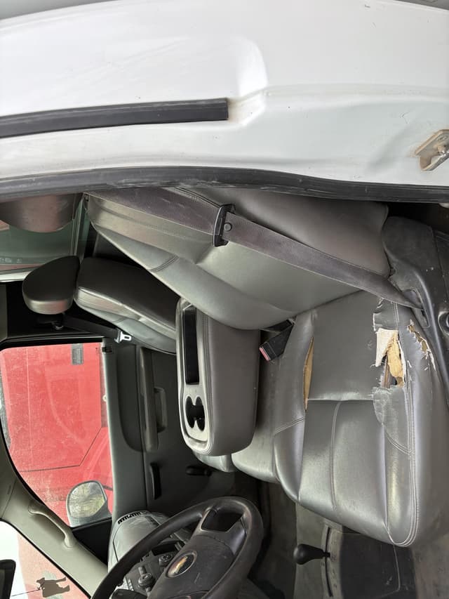 Image of Chevrolet 1500 equipment image 4