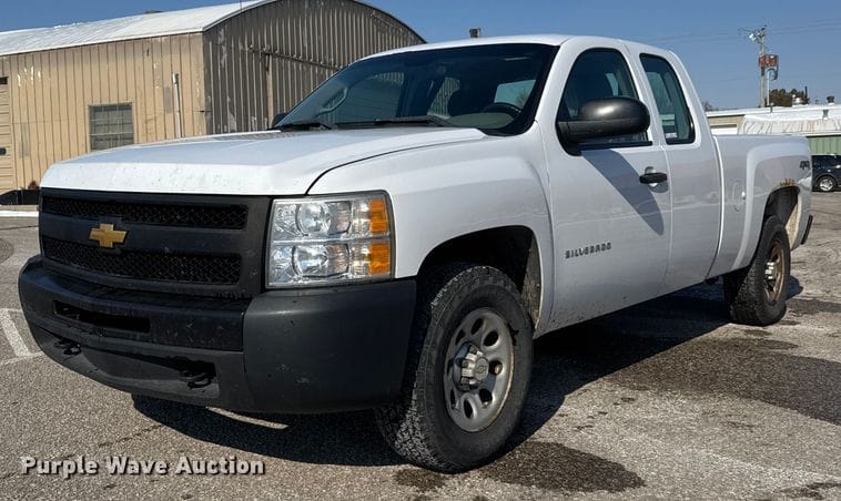 2012 Chevrolet 1500 Equipment Image0