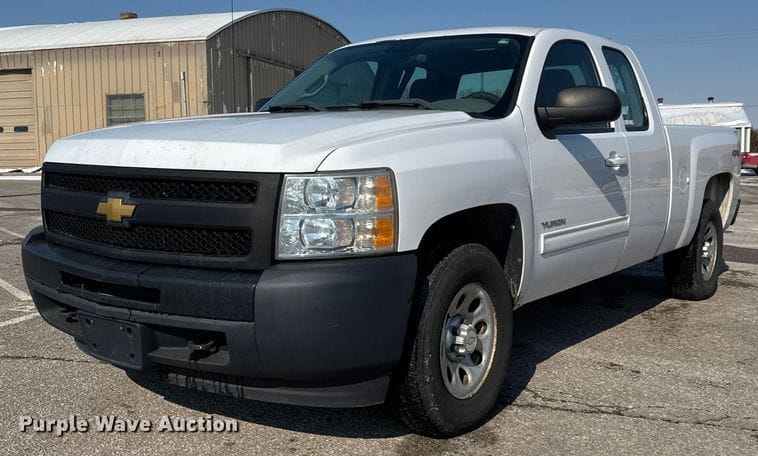 2012 Chevrolet 1500 Equipment Image0