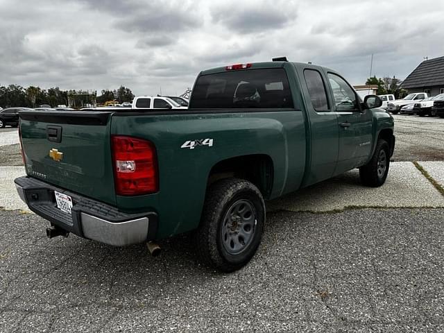 Image of Chevrolet Silverado equipment image 2