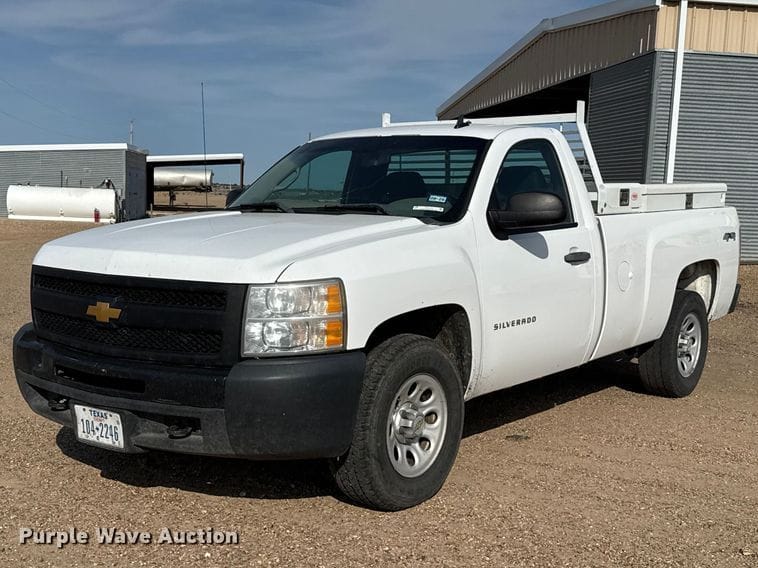 2012 Chevrolet 1500 Equipment Image0