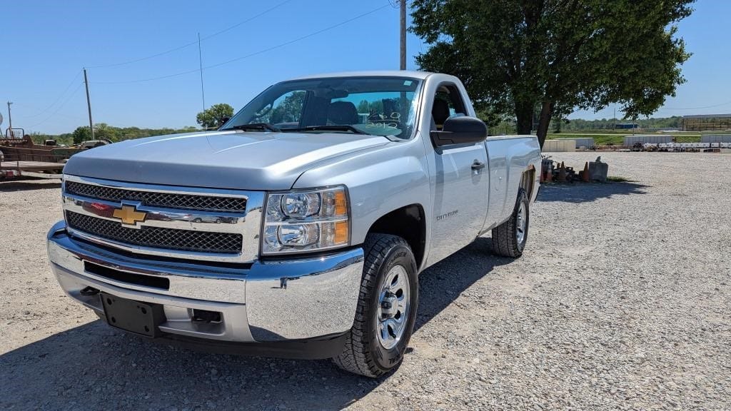 2012 Chevrolet 1500 Equipment Image0