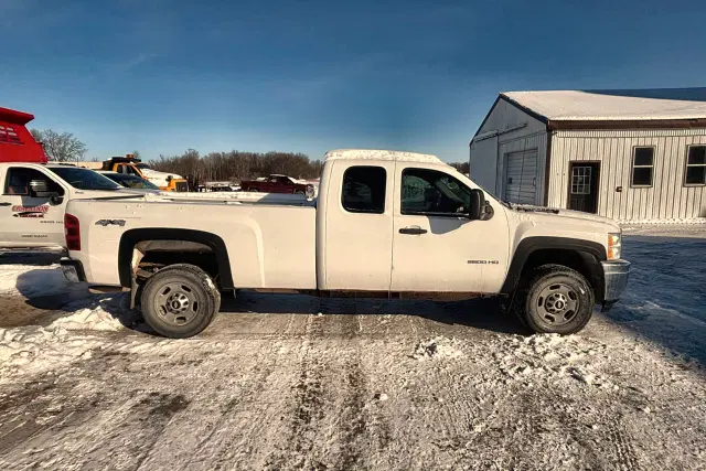 Image of Chevrolet 2500 equipment image 4