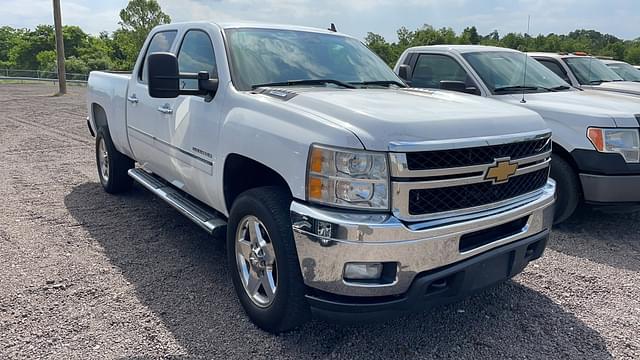 Image of Chevrolet 2500HD equipment image 2