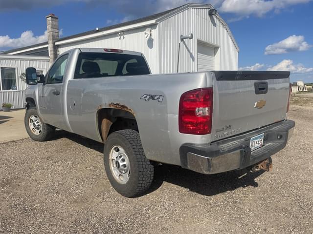 Image of Chevrolet 2500 equipment image 2