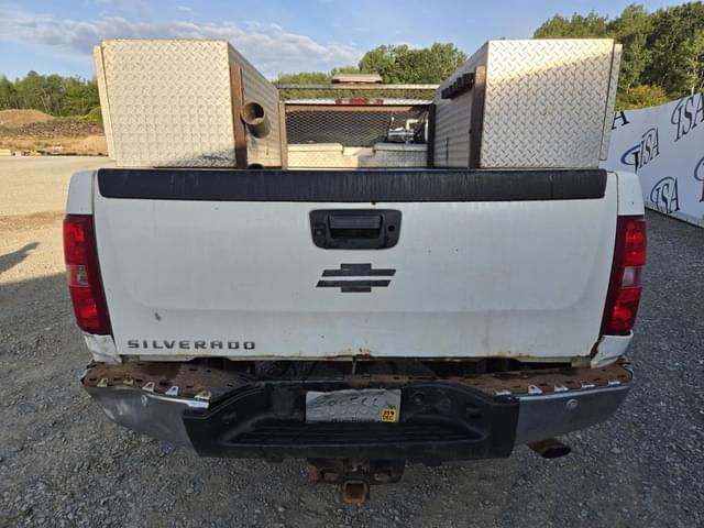 Image of Chevrolet 2500 equipment image 3