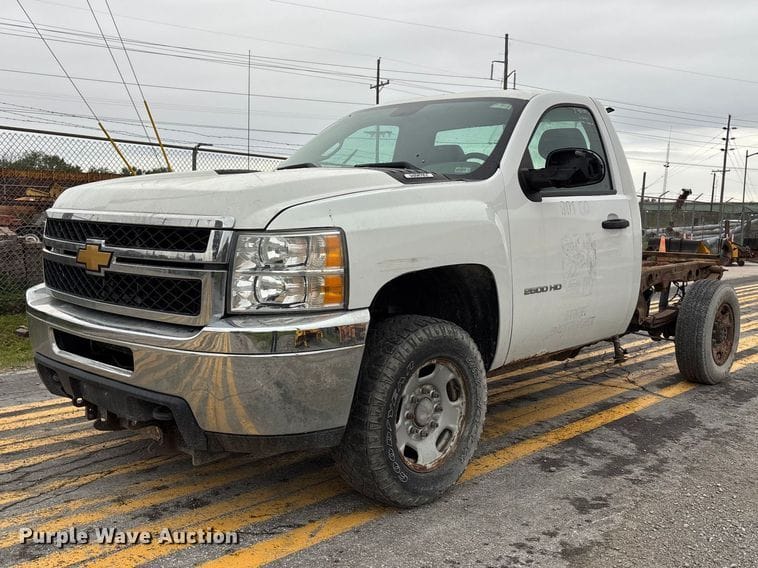 2012 Chevrolet 2500 Equipment Image0