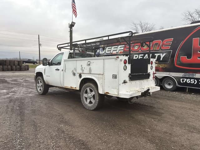 Image of Chevrolet 2500 equipment image 2