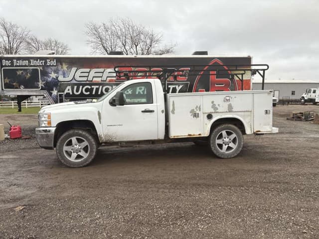 Image of Chevrolet 2500 equipment image 1