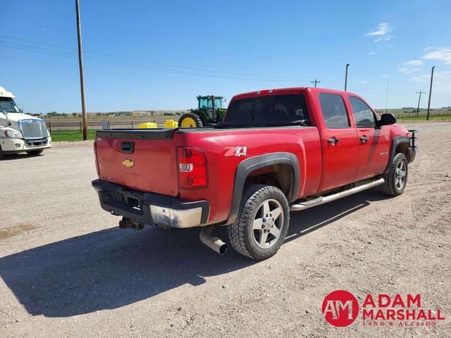 Image of Chevrolet 2500HD equipment image 3