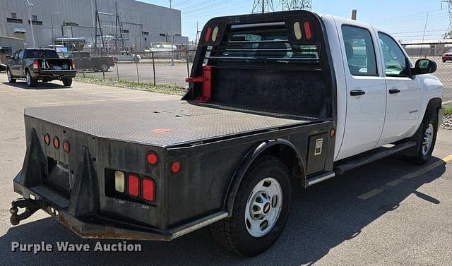 Image of Chevrolet 2500HD equipment image 4