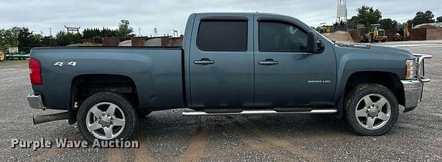 Image of Chevrolet 2500HD equipment image 3