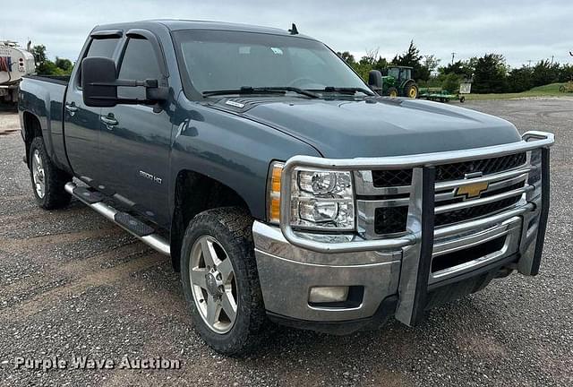 Image of Chevrolet 2500HD equipment image 2