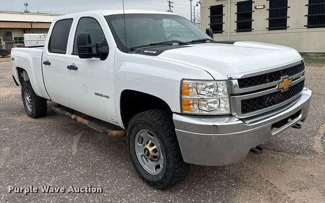 Image of Chevrolet 2500HD equipment image 2