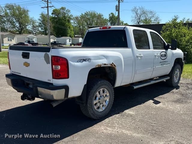 Image of Chevrolet 2500HD equipment image 4