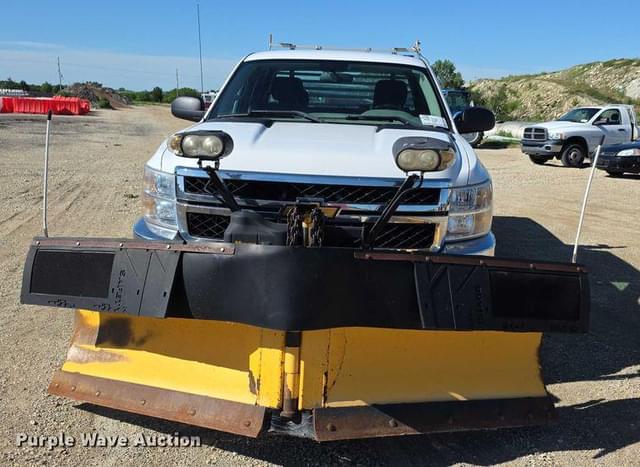 Image of Chevrolet 2500HD equipment image 1