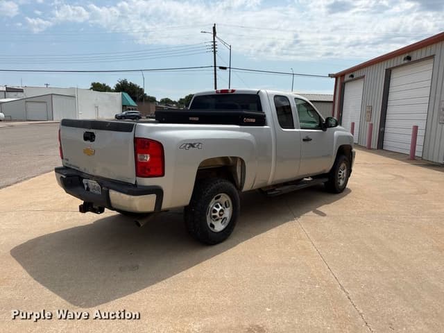 Image of Chevrolet 2500HD equipment image 4