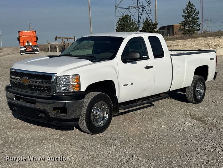 2012 Chevrolet 2500HD Equipment Image0