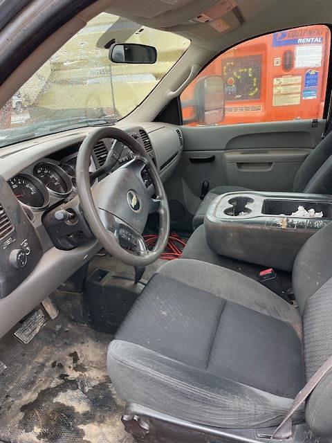Image of Chevrolet 2500HD equipment image 4