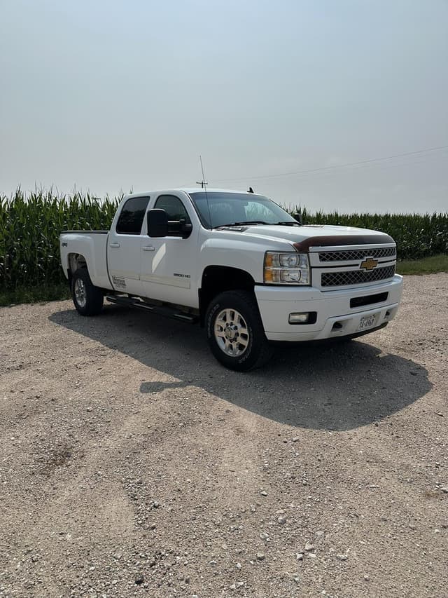 Image of Chevrolet 2500HD equipment image 1