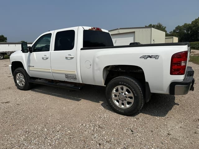Image of Chevrolet 2500HD equipment image 4