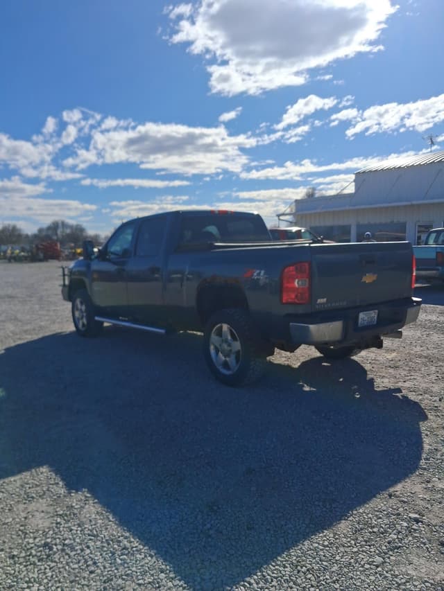 Image of Chevrolet 2500HD equipment image 3