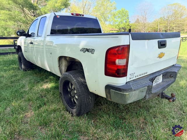 Image of Chevrolet 2500HD equipment image 4