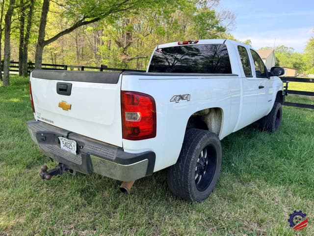 Image of Chevrolet 2500HD equipment image 2