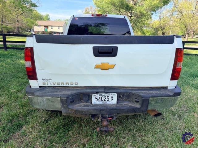 Image of Chevrolet 2500HD equipment image 3