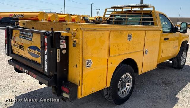 Image of Chevrolet 2500HD equipment image 4
