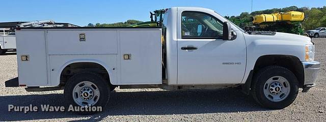 Image of Chevrolet 2500HD equipment image 3