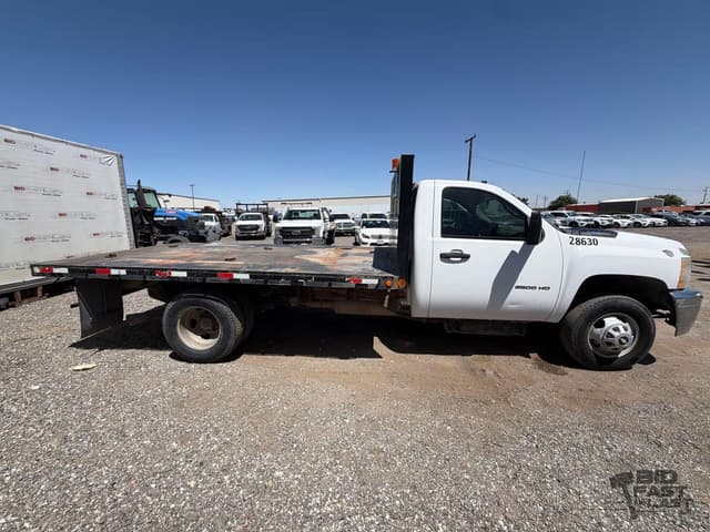 Image of Chevrolet 3500HD equipment image 3